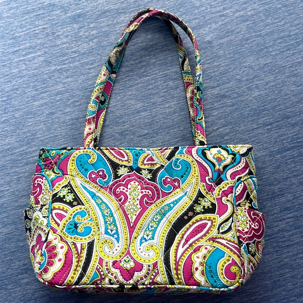 ☀️ 3 / $15 ☀️ Vera Bradley Purse magnetic closure